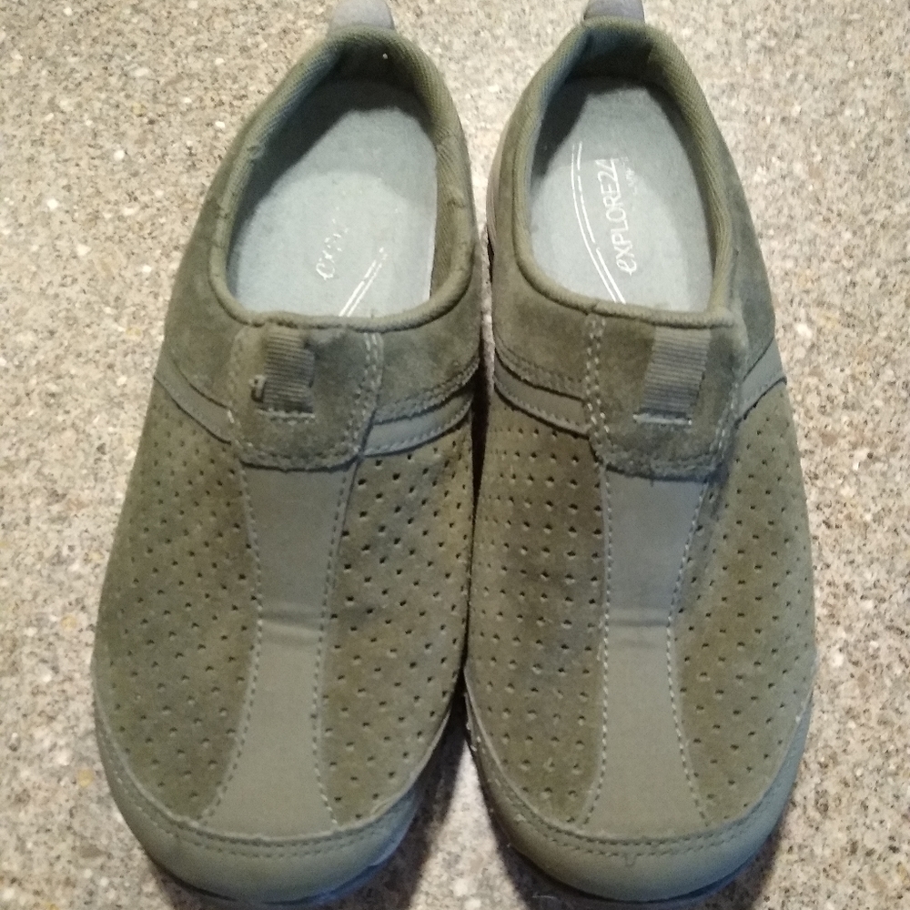 Easy Spirit Olive mules